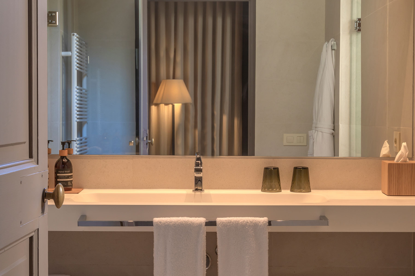 suite-bathroom-can-cera-hotel-mallorca (1)